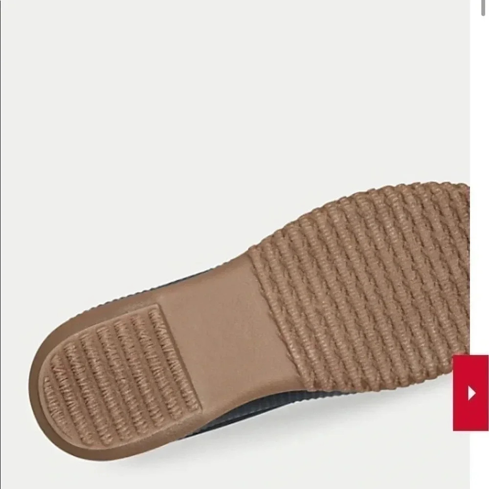 TOMMY HILFIGER
COLORBLOCK DUCK BOOT NWT - image 2